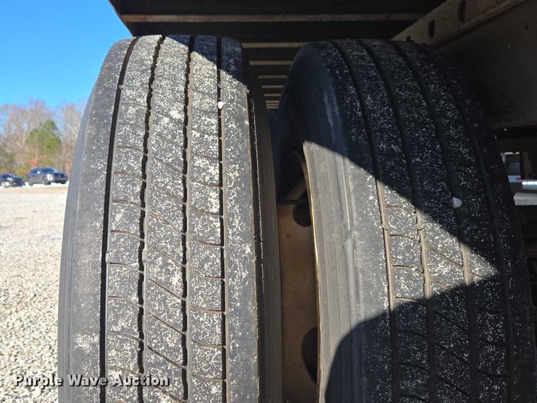 image for item YA1671 2000 Wabash DVCVHPC dry van trailer