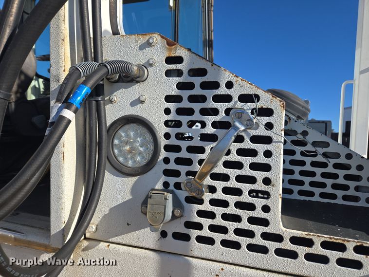 image for item YA1698 2004 Capacity TJ5000 yard truck