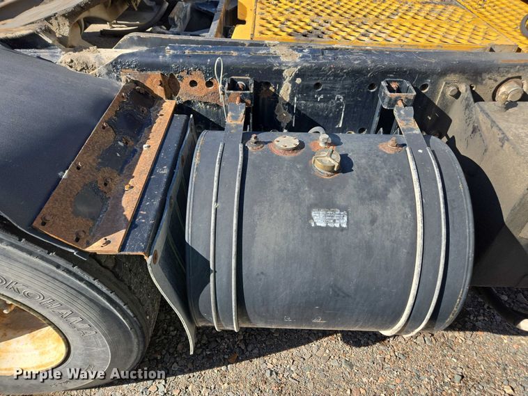 image for item YA1702 2008 Kalmar Ottawa yard truck