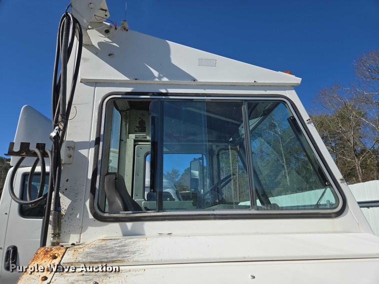 image for item YA1702 2008 Kalmar Ottawa yard truck