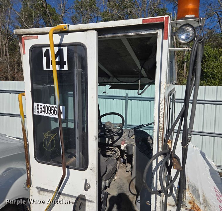 image for item YA1702 2008 Kalmar Ottawa yard truck