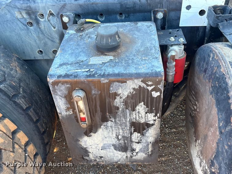 image for item YA1709 2012 Kalmar Ottawa yard truck