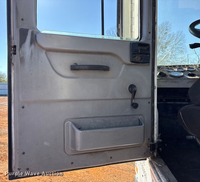 image for item YA1709 2012 Kalmar Ottawa yard truck