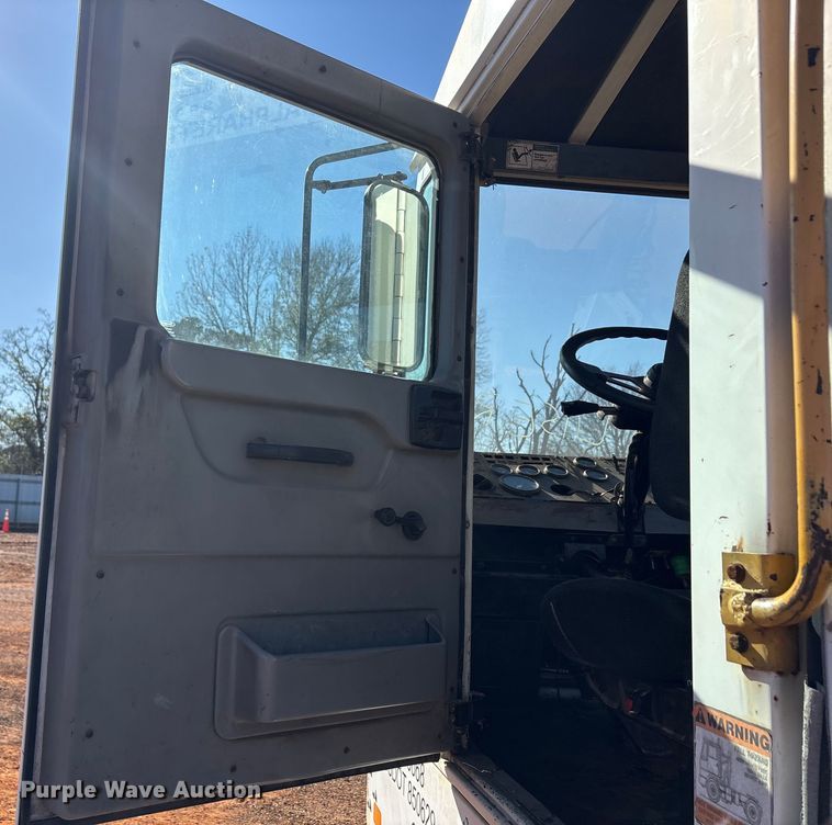 image for item YA1709 2012 Kalmar Ottawa yard truck