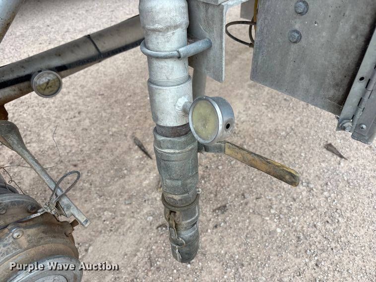 image for item YA1866 2013 Heil vacuum trailer