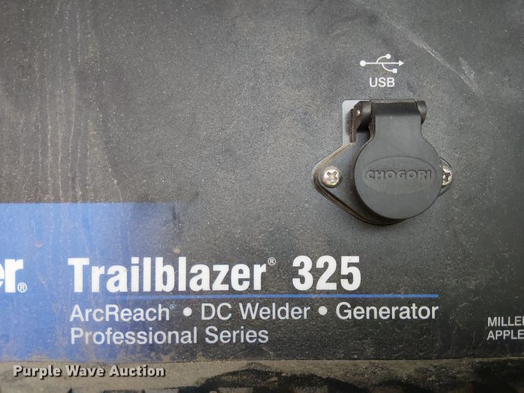 image for item YA1880 2023 Peterbilt 200 utility / service truck