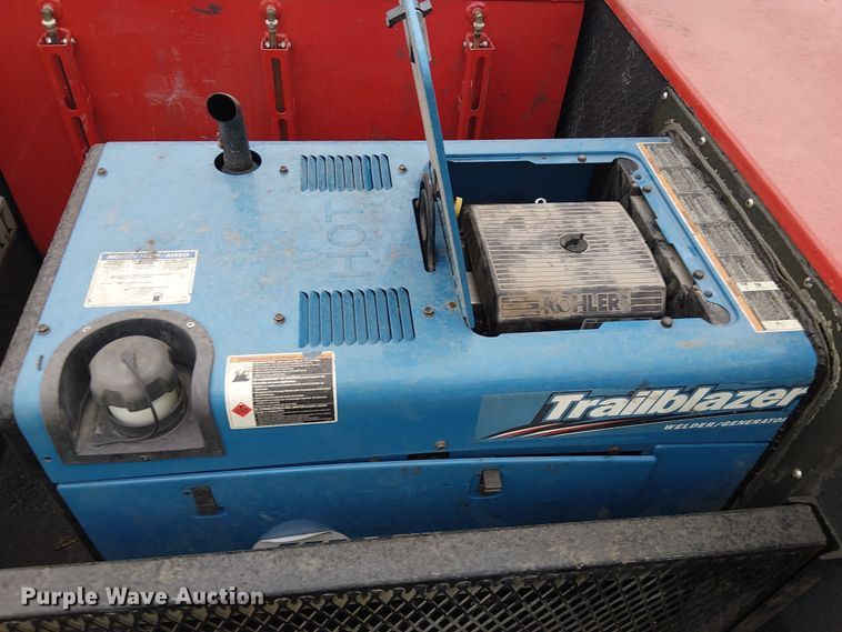 image for item YA1880 2023 Peterbilt 200 utility / service truck