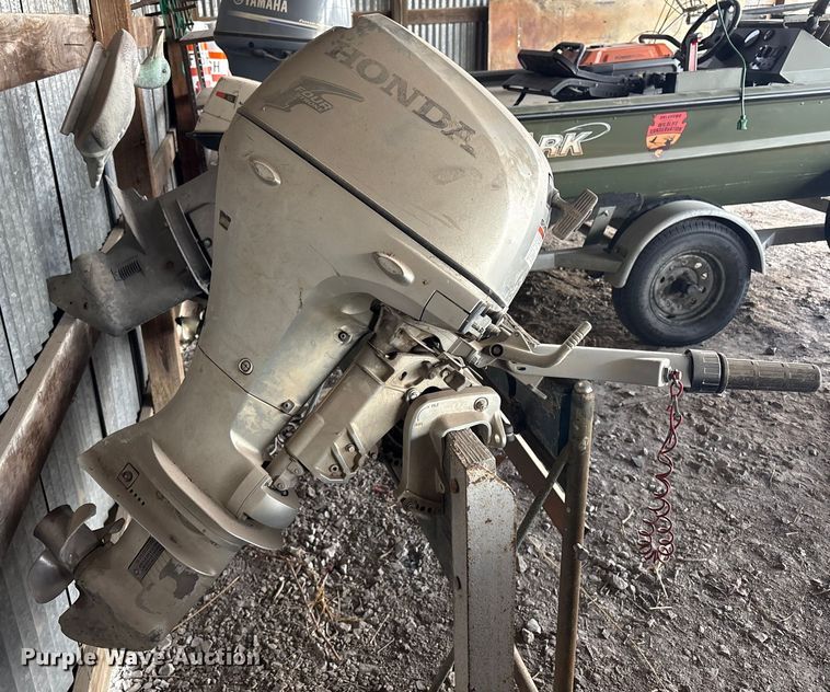 image for item EG8329 2007 Honda outboard boat motor