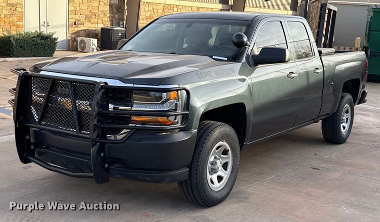 image for item ES5526 2018 Chevrolet Silverado 1500 Ext. Cab pickup truck