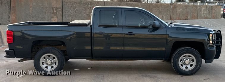 image for item ES5526 2018 Chevrolet Silverado 1500 Ext. Cab pickup truck