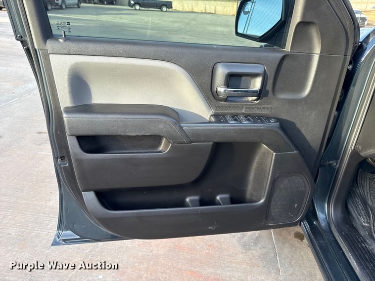 image for item ES5526 2018 Chevrolet Silverado 1500 Ext. Cab pickup truck