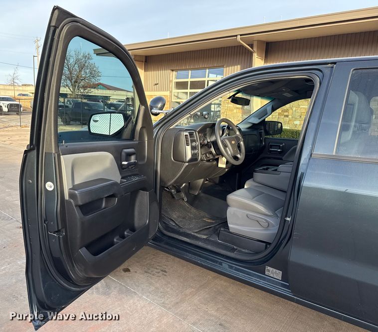 image for item ES5526 2018 Chevrolet Silverado 1500 Ext. Cab pickup truck