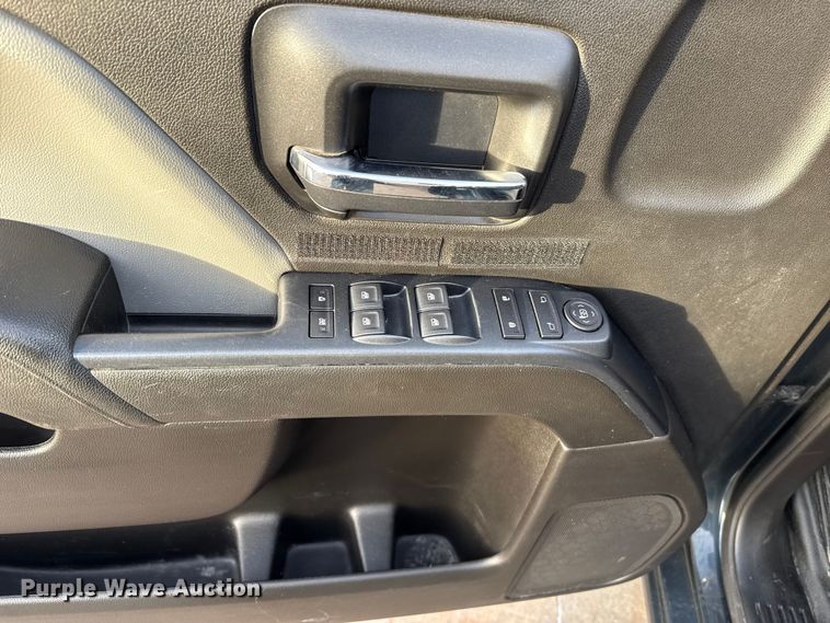 image for item ES5526 2018 Chevrolet Silverado 1500 Ext. Cab pickup truck