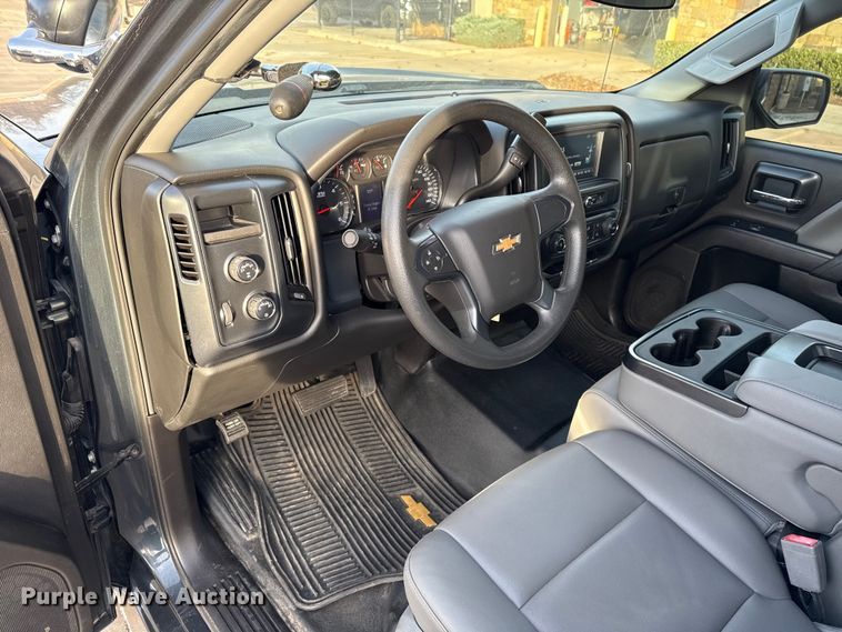 image for item ES5526 2018 Chevrolet Silverado 1500 Ext. Cab pickup truck