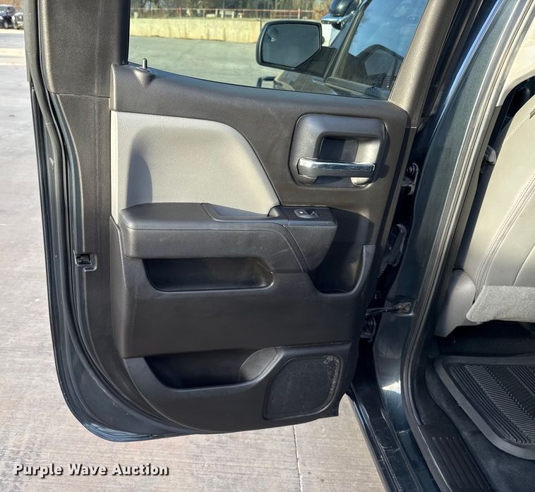 image for item ES5526 2018 Chevrolet Silverado 1500 Ext. Cab pickup truck