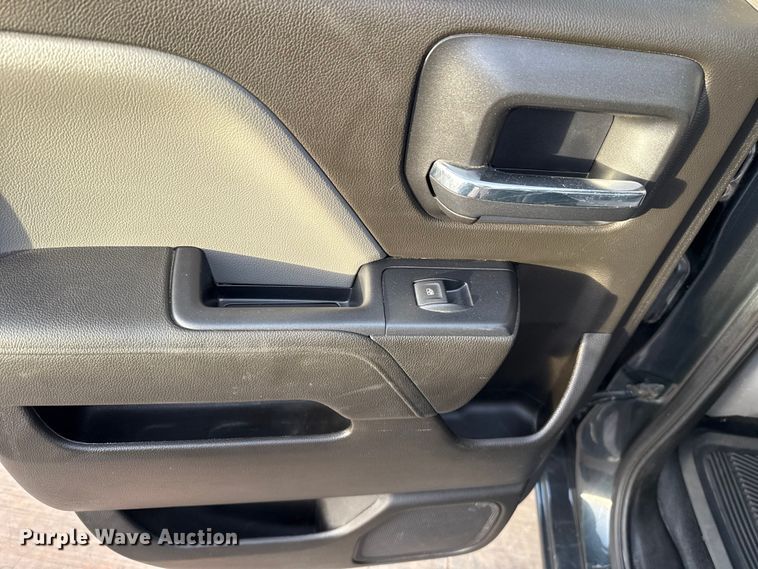 image for item ES5526 2018 Chevrolet Silverado 1500 Ext. Cab pickup truck