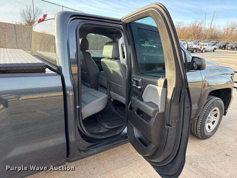 image for item ES5526 2018 Chevrolet Silverado 1500 Ext. Cab pickup truck