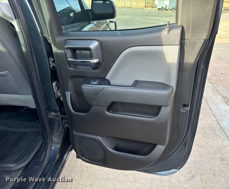 image for item ES5526 2018 Chevrolet Silverado 1500 Ext. Cab pickup truck