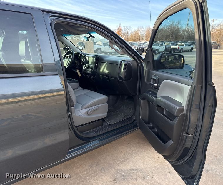 image for item ES5526 2018 Chevrolet Silverado 1500 Ext. Cab pickup truck