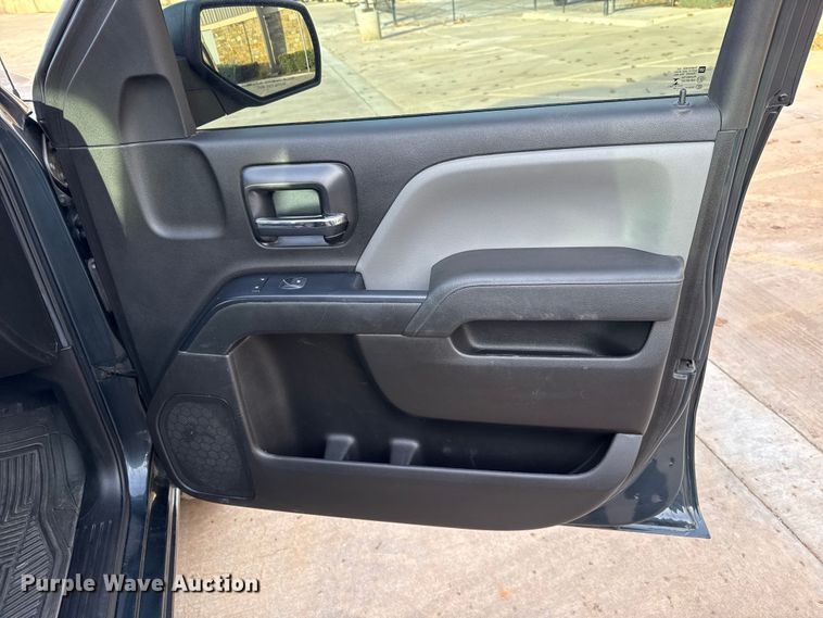 image for item ES5526 2018 Chevrolet Silverado 1500 Ext. Cab pickup truck