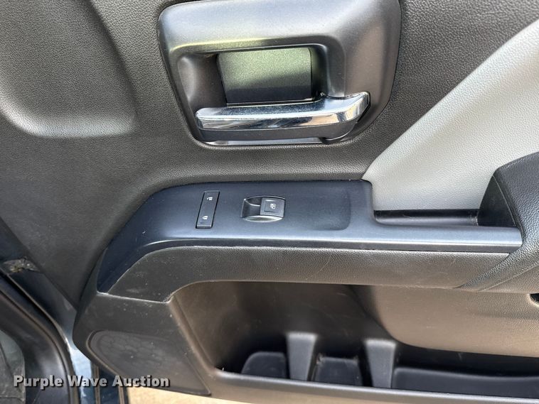 image for item ES5526 2018 Chevrolet Silverado 1500 Ext. Cab pickup truck