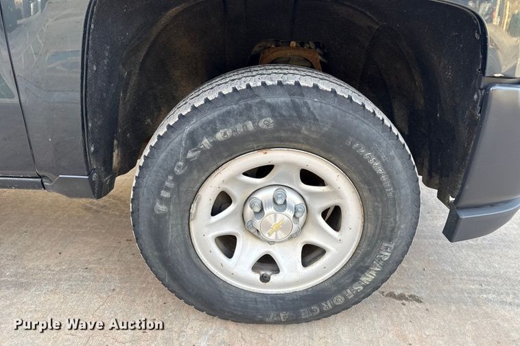 image for item ES5526 2018 Chevrolet Silverado 1500 Ext. Cab pickup truck