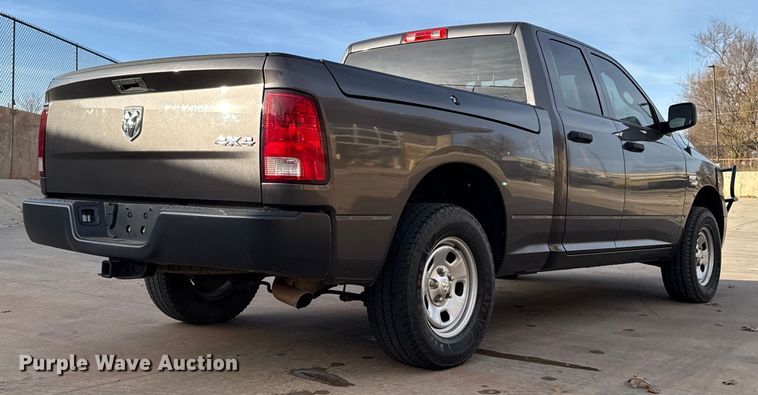 image for item ES5527 2019 RAM 1500 Ext. Cab pickup truck