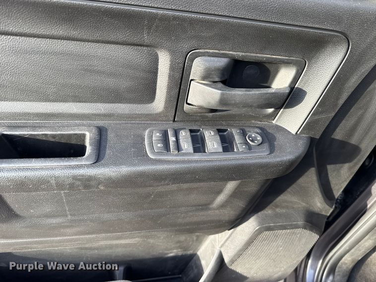 image for item ES5527 2019 RAM 1500 Ext. Cab pickup truck