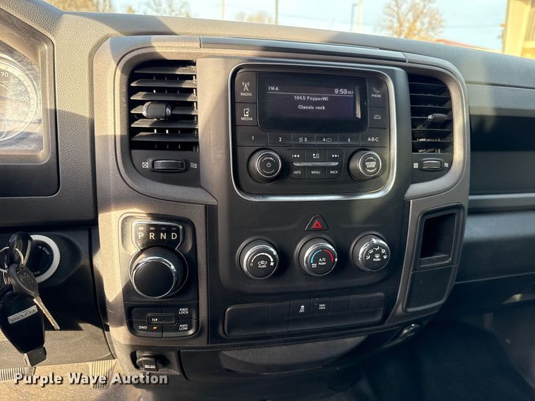 image for item ES5527 2019 RAM 1500 Ext. Cab pickup truck