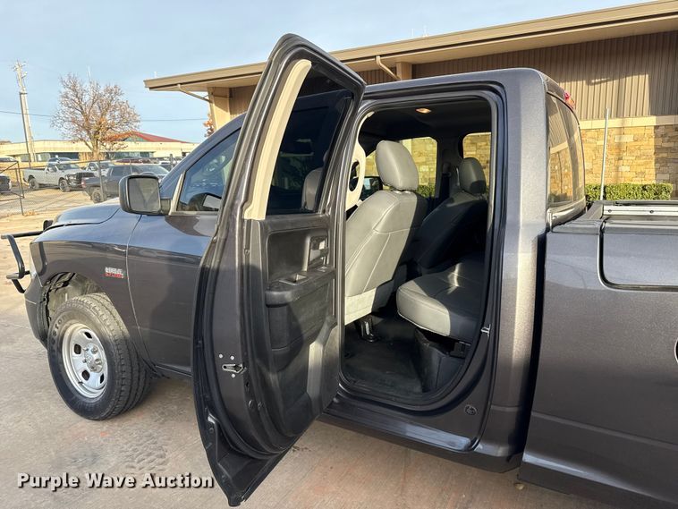 image for item ES5527 2019 RAM 1500 Ext. Cab pickup truck