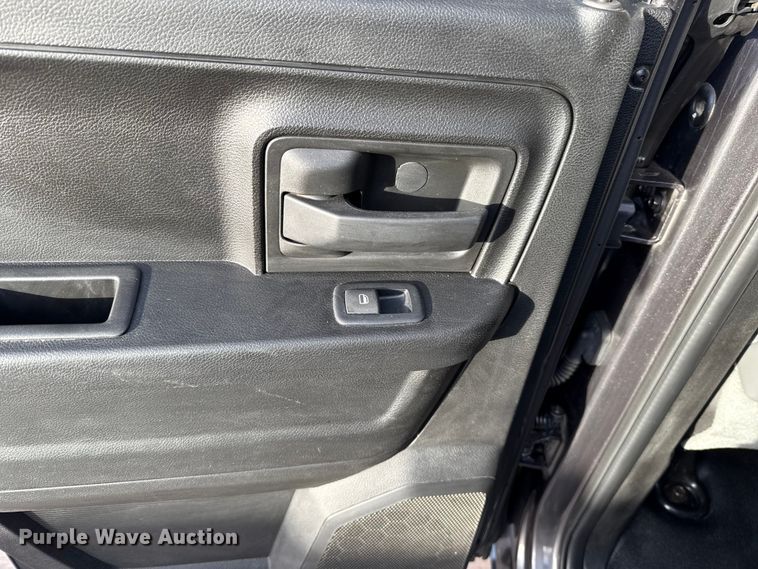 image for item ES5527 2019 RAM 1500 Ext. Cab pickup truck