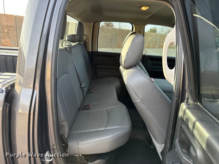 image for item ES5527 2019 RAM 1500 Ext. Cab pickup truck