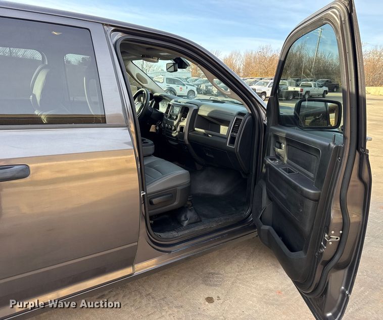 image for item ES5527 2019 RAM 1500 Ext. Cab pickup truck