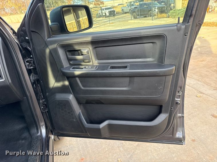 image for item ES5527 2019 RAM 1500 Ext. Cab pickup truck