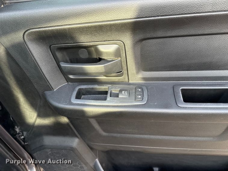 image for item ES5527 2019 RAM 1500 Ext. Cab pickup truck