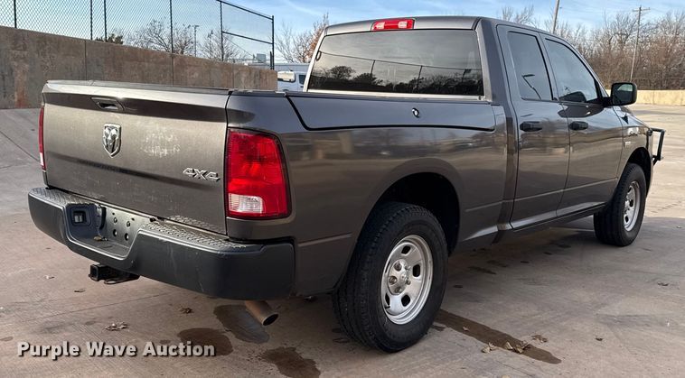 image for item ES5528 2019 RAM 1500 Ext. Cab pickup truck