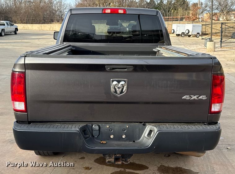 image for item ES5528 2019 RAM 1500 Ext. Cab pickup truck