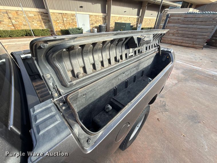 image for item ES5528 2019 RAM 1500 Ext. Cab pickup truck