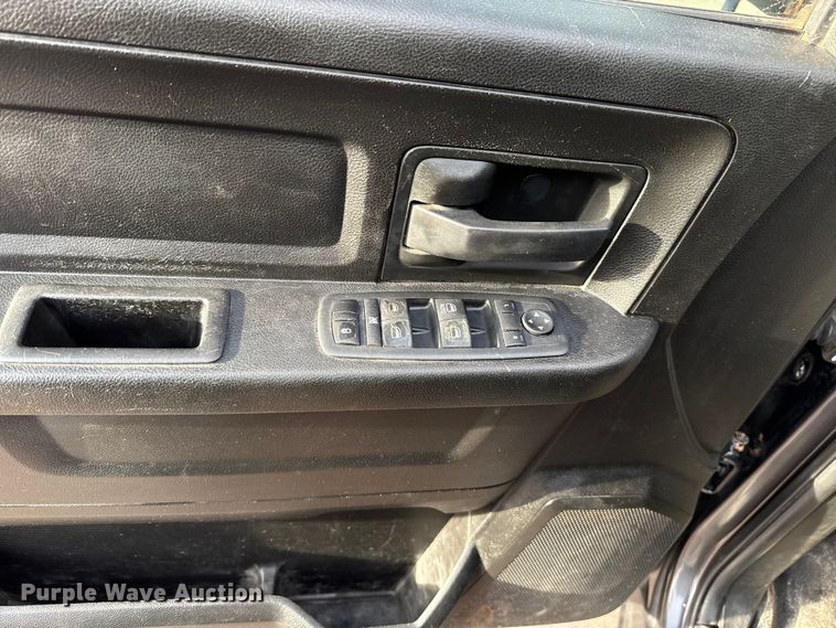 image for item ES5528 2019 RAM 1500 Ext. Cab pickup truck