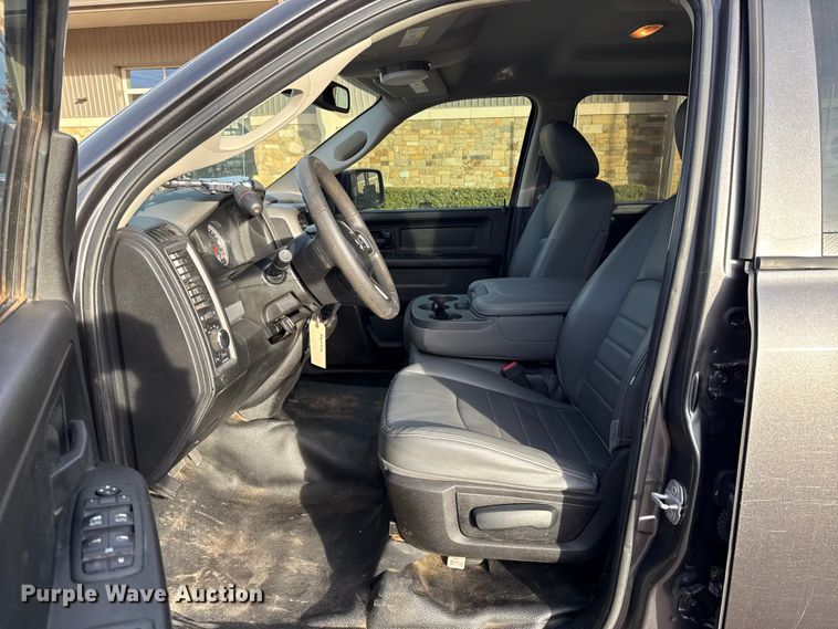 image for item ES5528 2019 RAM 1500 Ext. Cab pickup truck