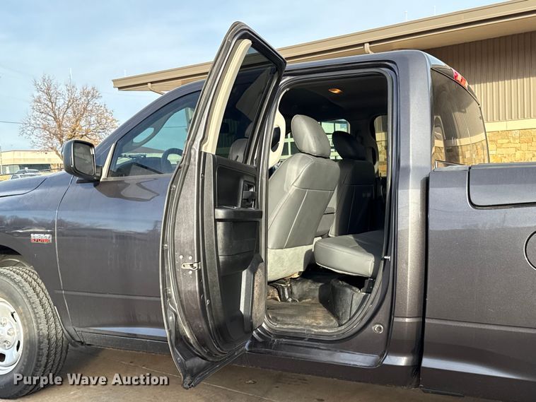 image for item ES5528 2019 RAM 1500 Ext. Cab pickup truck