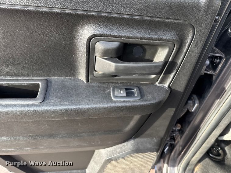 image for item ES5528 2019 RAM 1500 Ext. Cab pickup truck