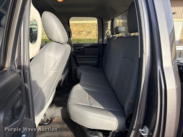 image for item ES5528 2019 RAM 1500 Ext. Cab pickup truck