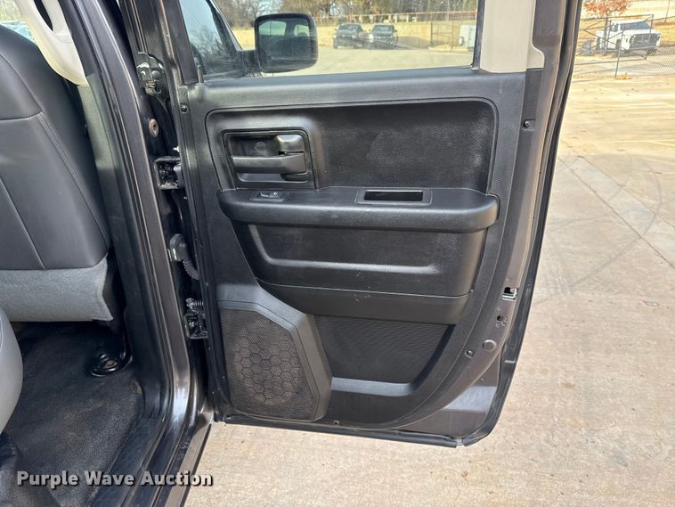 image for item ES5528 2019 RAM 1500 Ext. Cab pickup truck