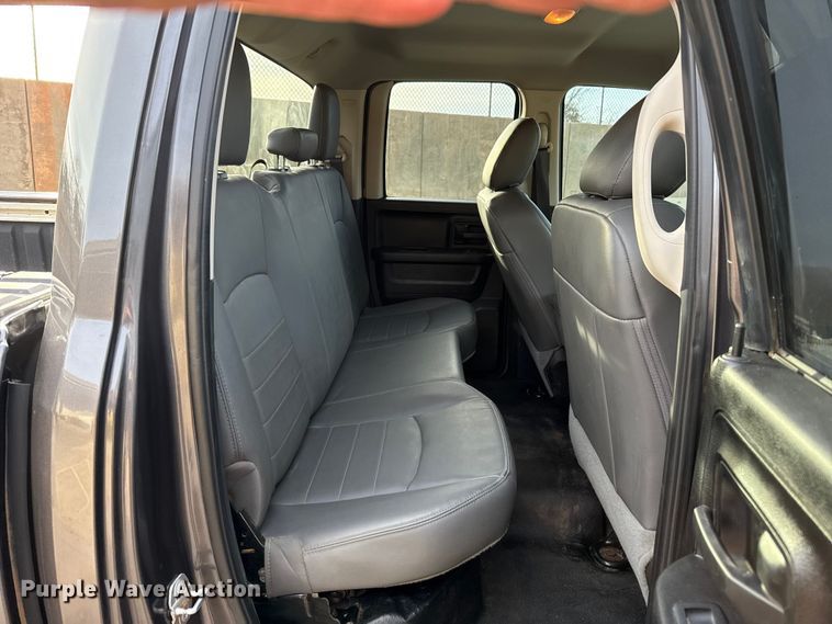 image for item ES5528 2019 RAM 1500 Ext. Cab pickup truck