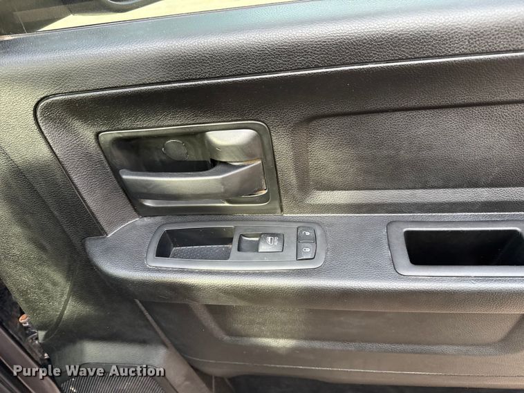 image for item ES5528 2019 RAM 1500 Ext. Cab pickup truck