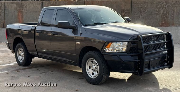 image for item ES5529 2019 RAM 1500 Ext. Cab pickup truck