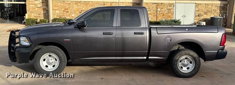 image for item ES5529 2019 RAM 1500 Ext. Cab pickup truck