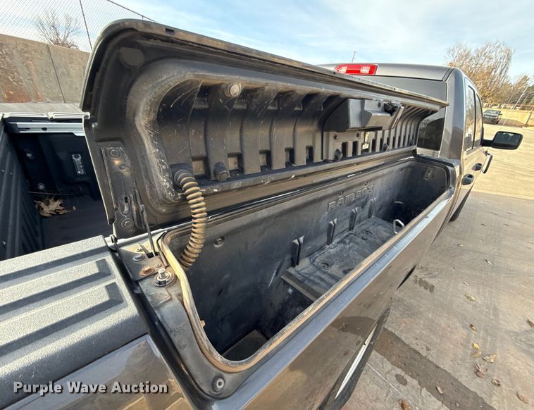 image for item ES5529 2019 RAM 1500 Ext. Cab pickup truck