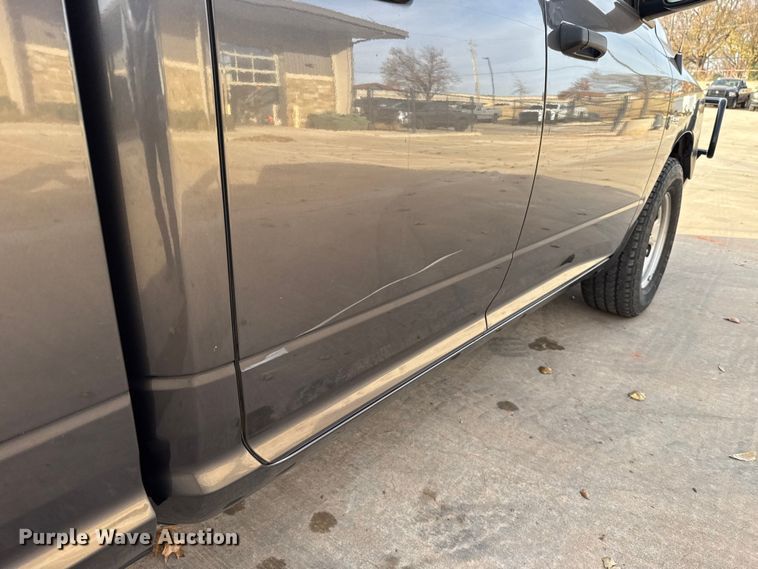 image for item ES5529 2019 RAM 1500 Ext. Cab pickup truck